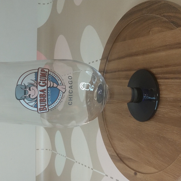 Bubba Gump Shrimp Co. Glass Chicago. - Picture 4 of 5